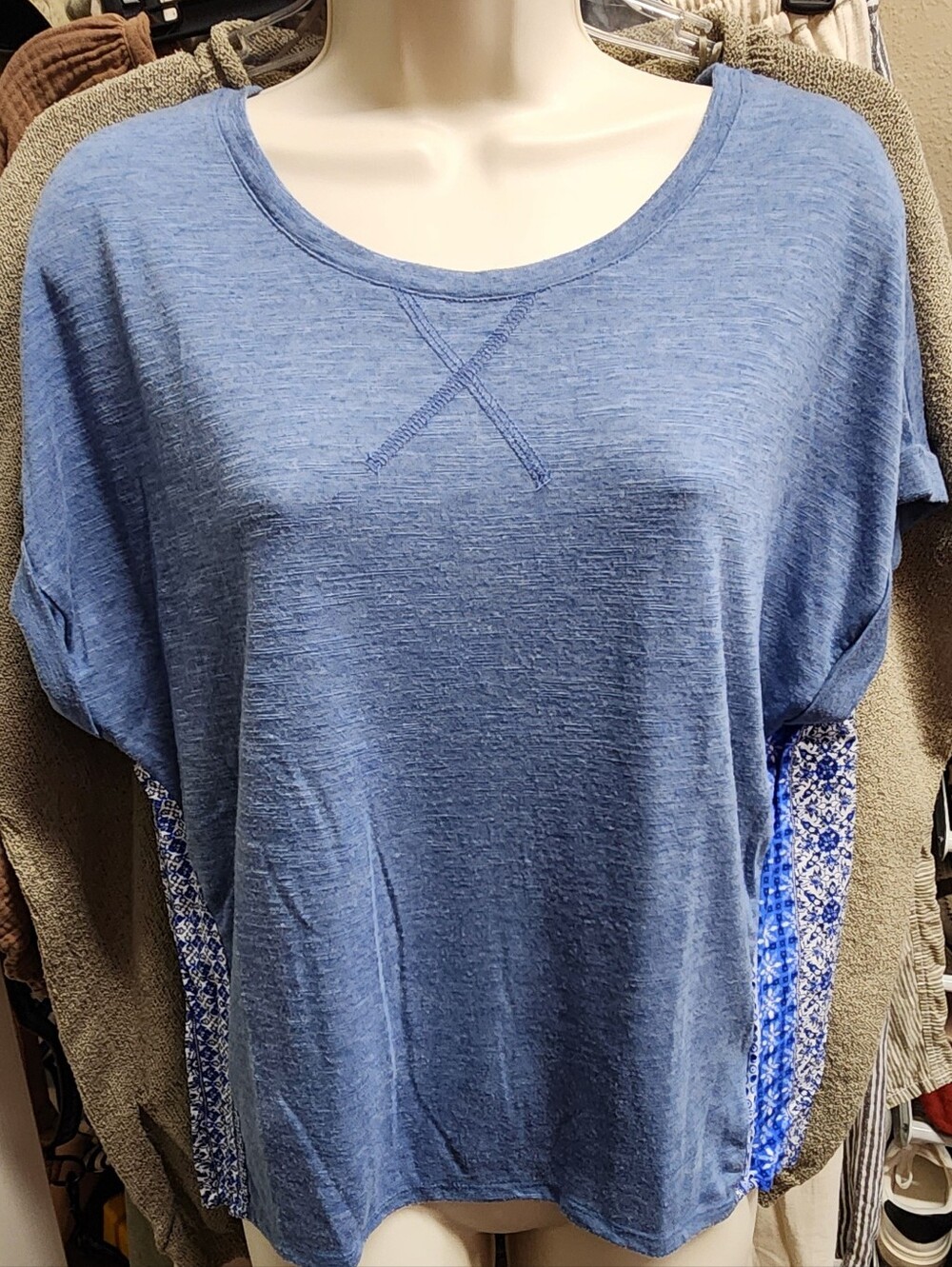 Relaxed Blue Women's Scoop Neck Top with Patterned Back